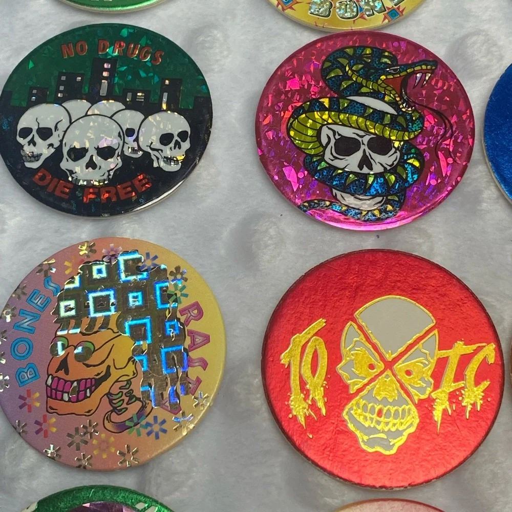 POGs Lot of 42 Skulls with Foil 1990’s - Picture 12 of 14